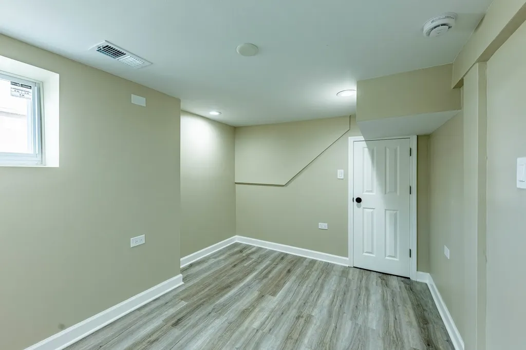 7601 South Rhodes Avenue Chicago IL 60619