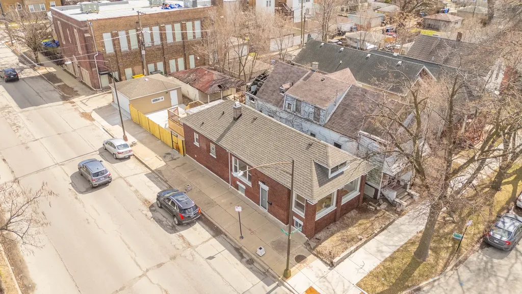 7601 South Rhodes Avenue Chicago IL 60619