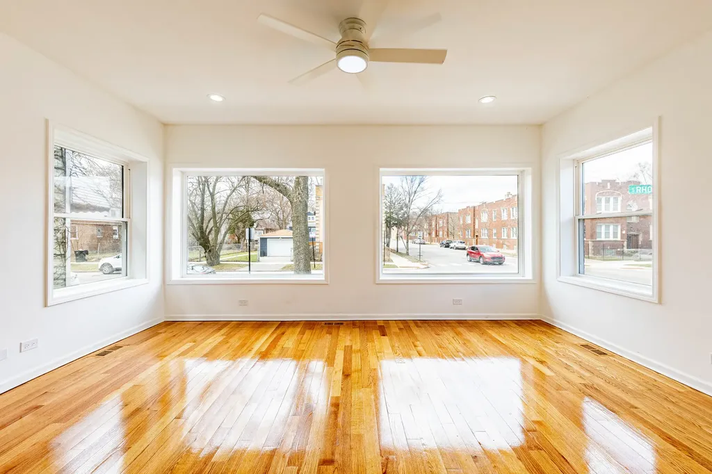 7601 South Rhodes Avenue Chicago IL 60619