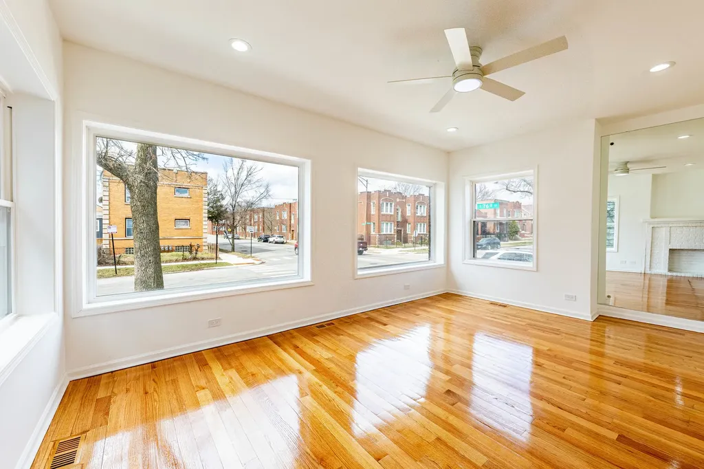 7601 South Rhodes Avenue Chicago IL 60619
