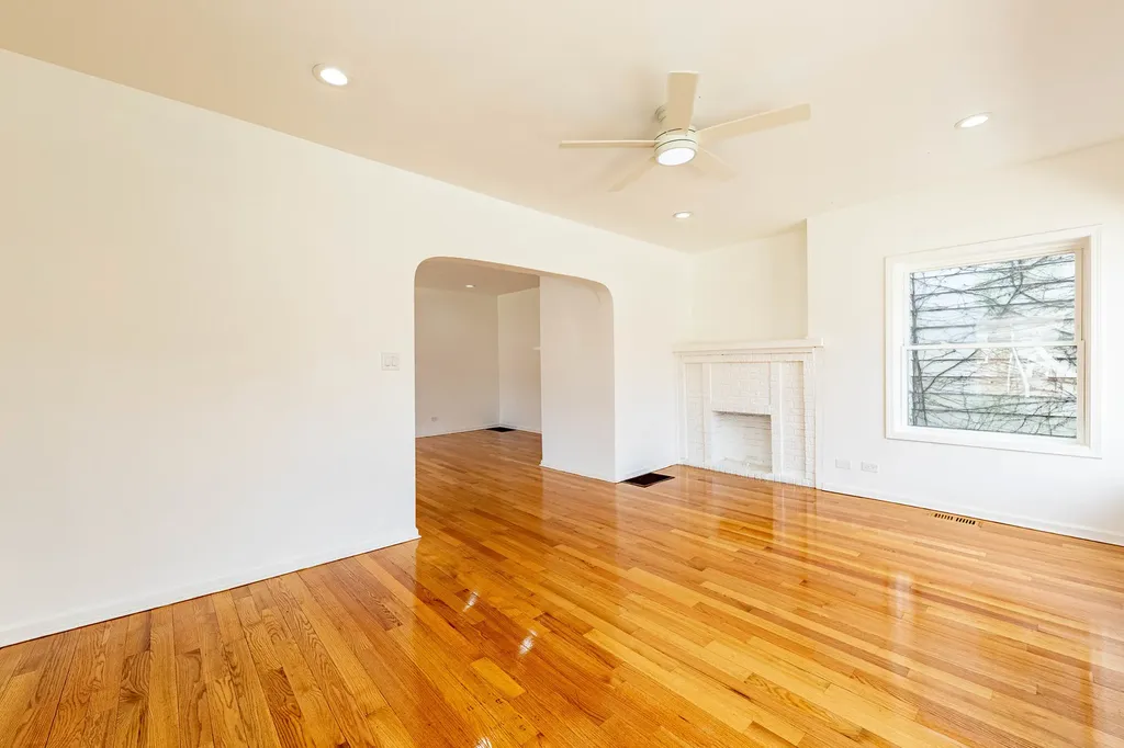 7601 South Rhodes Avenue Chicago IL 60619