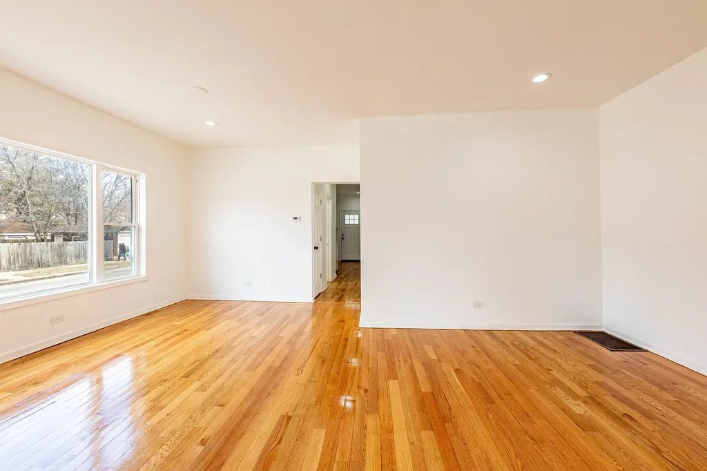 7601 South Rhodes Avenue Chicago IL 60619