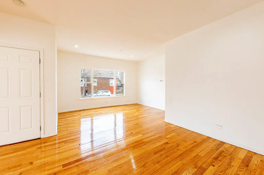 7601 South Rhodes Avenue Chicago IL 60619