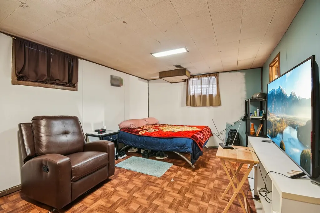 2850 East 94th Street Chicago IL 60617