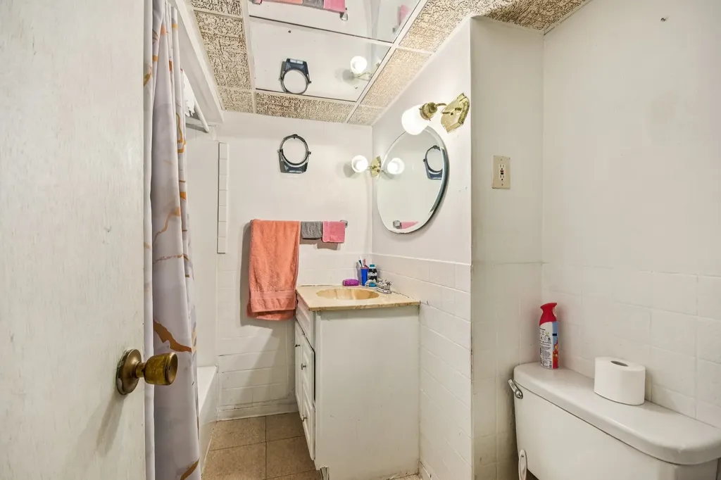 2850 East 94th Street Chicago IL 60617