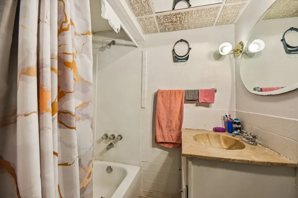 2850 East 94th Street Chicago IL 60617