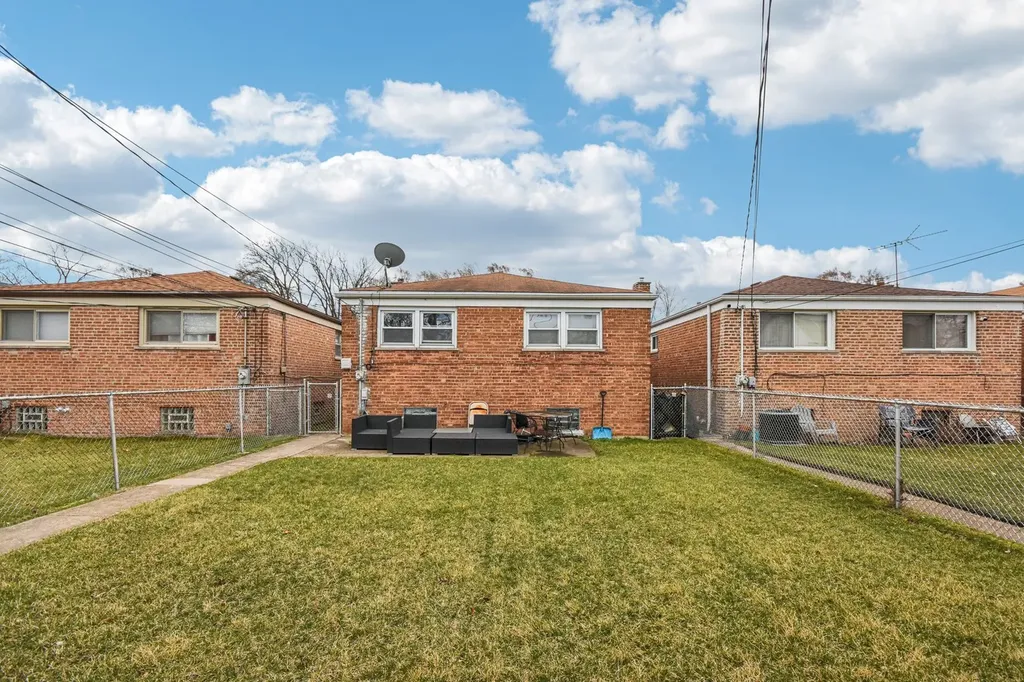 2850 East 94th Street Chicago IL 60617