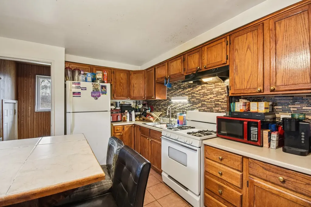2850 East 94th Street Chicago IL 60617