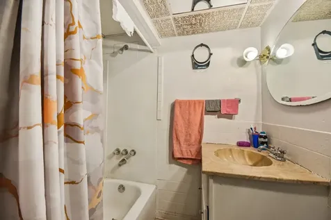 2850 East 94th Street Chicago IL 60617