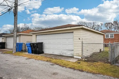 2850 East 94th Street Chicago IL 60617