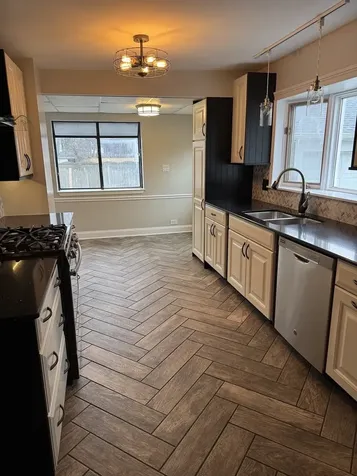 5043 155TH Street Oak Forest IL 60452