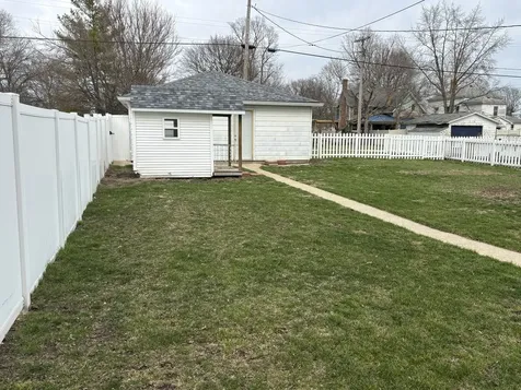 359 West Orleans Street Paxton IL 60957