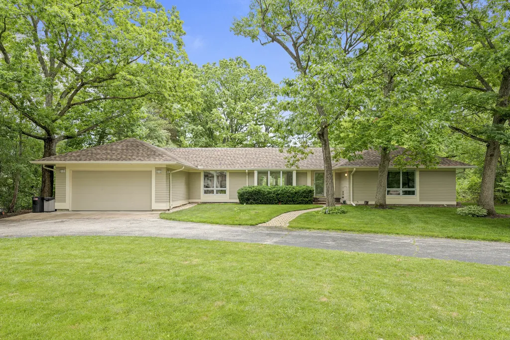 1355 Woodland Lane Riverwoods IL 60015