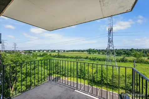 9078 Heathwood Drive Niles IL 60714