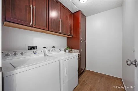 9078 Heathwood Drive Niles IL 60714