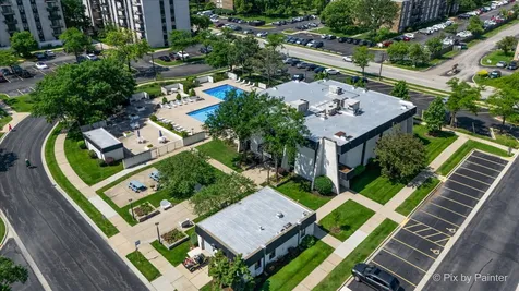 9078 Heathwood Drive Niles IL 60714