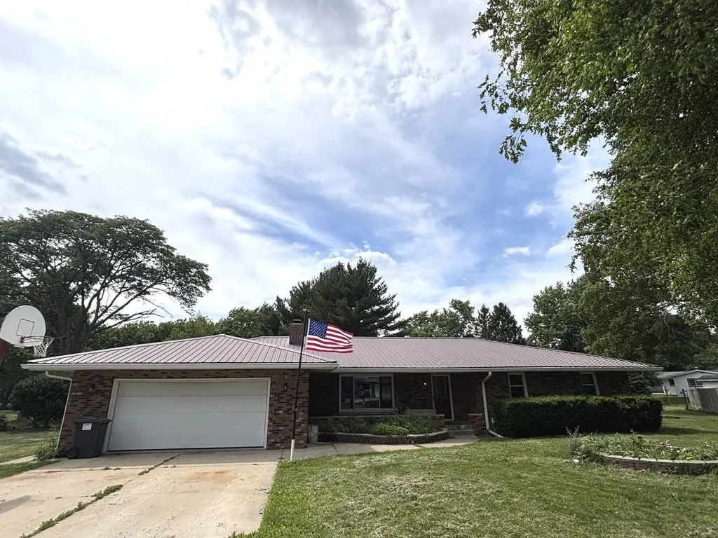 5 Truman Court Philo IL 61864