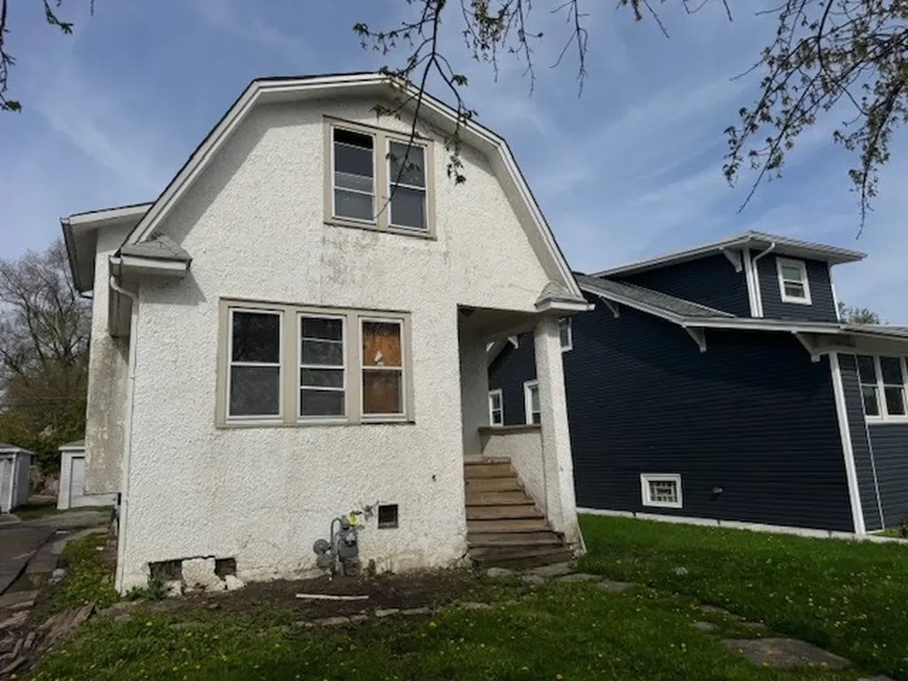 906 South 9th Avenue Maywood IL 60153