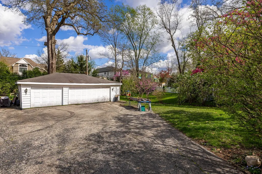 4821 Wallbank Avenue Downers Grove IL 60515