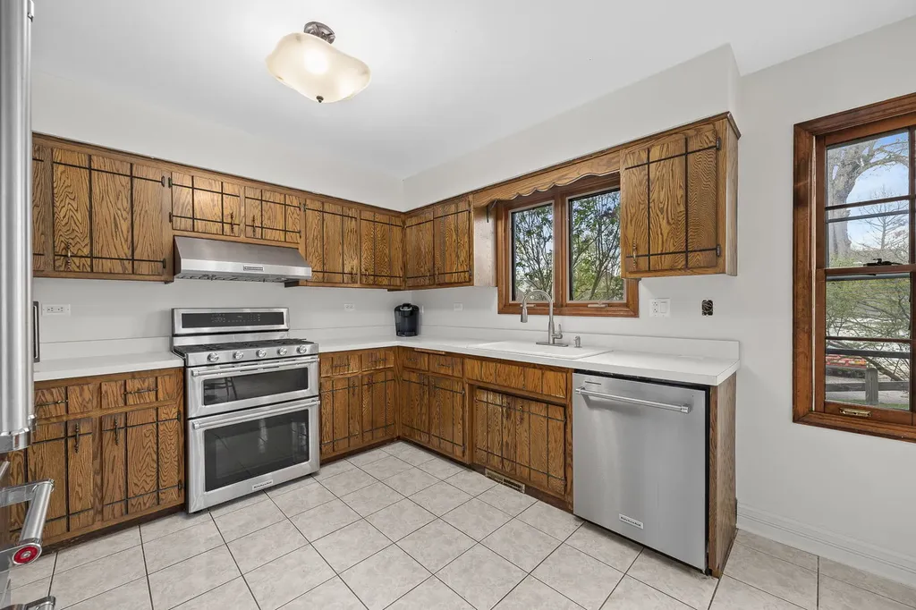 4821 Wallbank Avenue Downers Grove IL 60515
