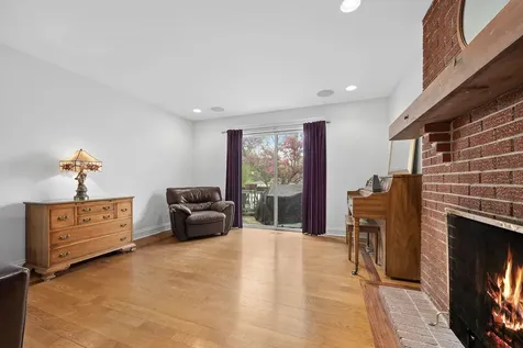 4821 Wallbank Avenue Downers Grove IL 60515