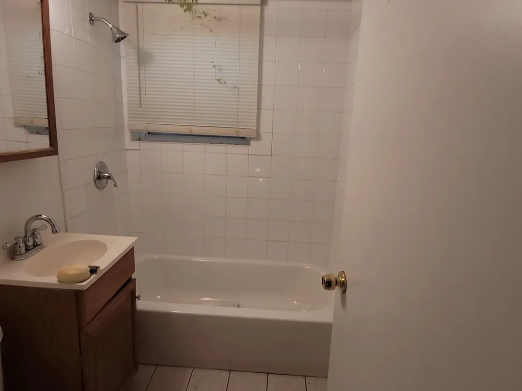 11720 South Wentworth Avenue Chicago IL 60628