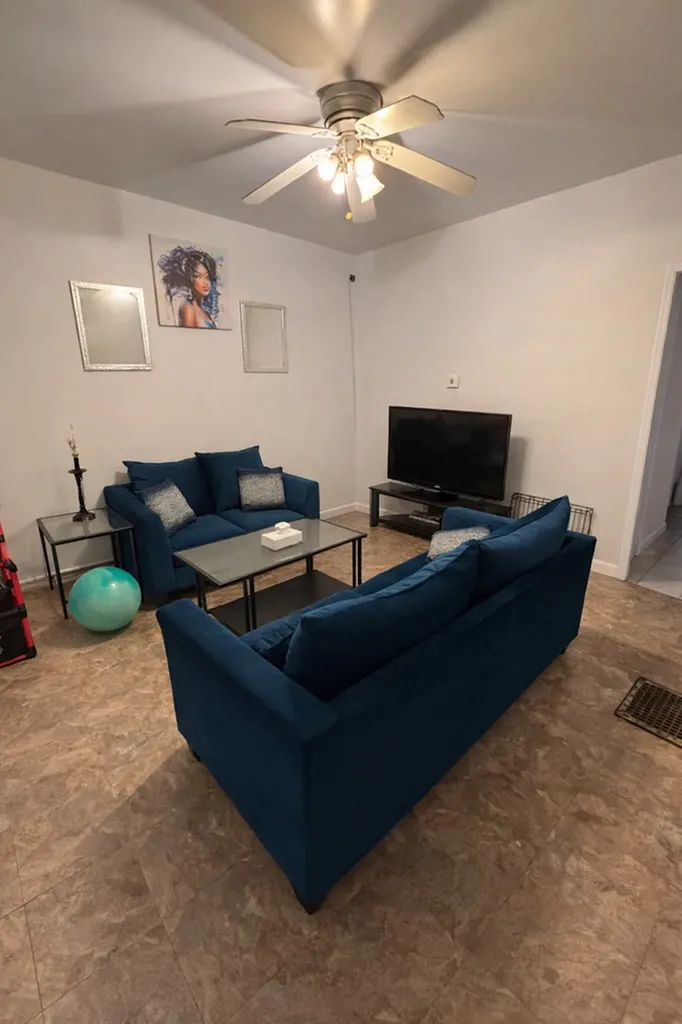 6812 South Wolcott Avenue Chicago IL 60636
