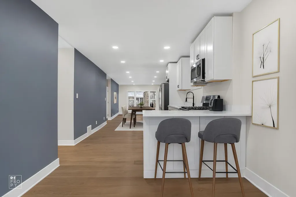 8420 South Carpenter Street Chicago IL 60620