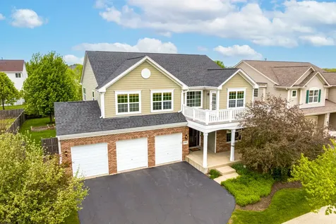 2984 Shamrock Circle Elgin IL 60124