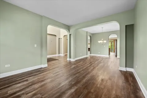 2984 Shamrock Circle Elgin IL 60124