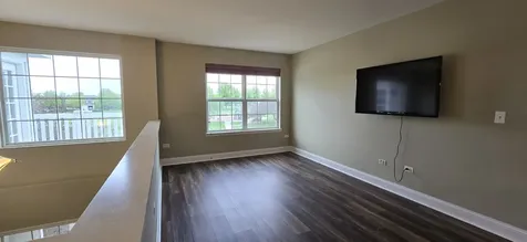 2984 Shamrock Circle Elgin IL 60124