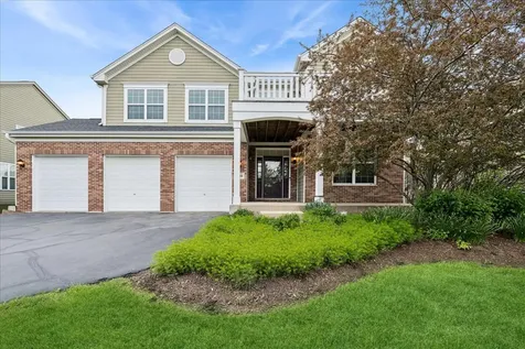2984 Shamrock Circle Elgin IL 60124