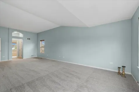 2984 Shamrock Circle Elgin IL 60124