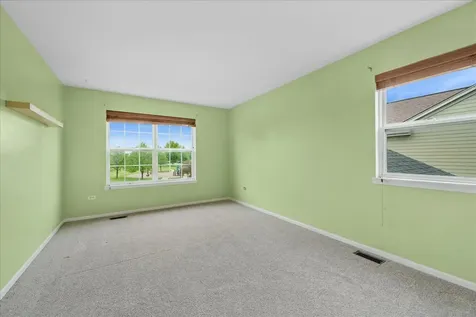 2984 Shamrock Circle Elgin IL 60124