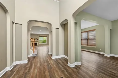 2984 Shamrock Circle Elgin IL 60124