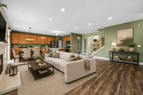 2984 Shamrock Circle Elgin IL 60124