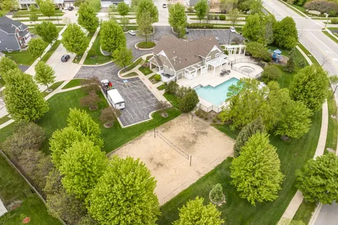 2984 Shamrock Circle Elgin IL 60124
