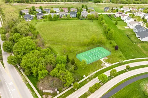 2984 Shamrock Circle Elgin IL 60124