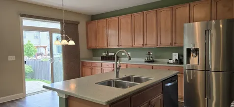 2984 Shamrock Circle Elgin IL 60124