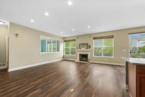 2984 Shamrock Circle Elgin IL 60124