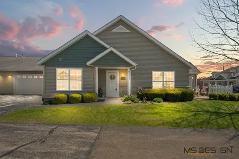 2105 Waterbury Lane W Sycamore IL 60178