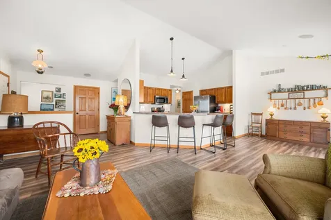 2105 Waterbury Lane W Sycamore IL 60178