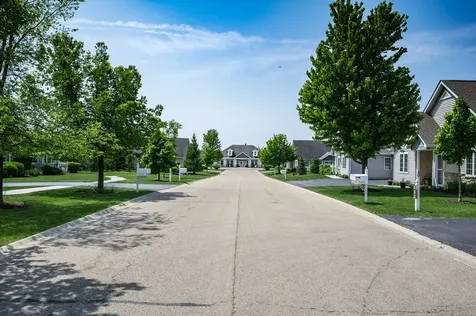 2105 Waterbury Lane W Sycamore IL 60178