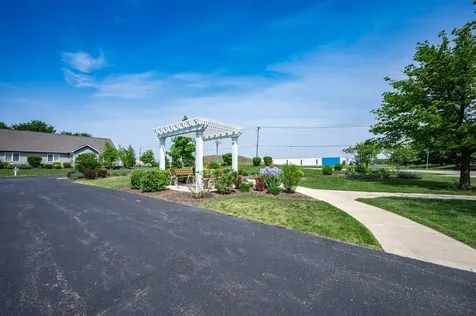 2105 Waterbury Lane W Sycamore IL 60178