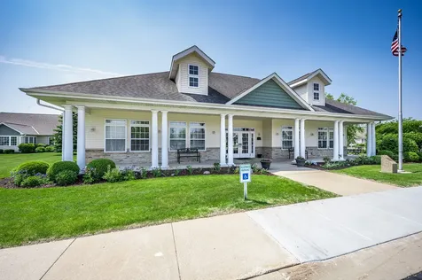 2105 Waterbury Lane W Sycamore IL 60178