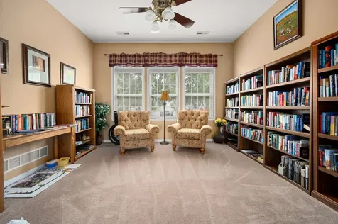 2105 Waterbury Lane W Sycamore IL 60178