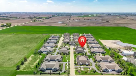 2105 Waterbury Lane W Sycamore IL 60178