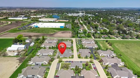 2105 Waterbury Lane W Sycamore IL 60178
