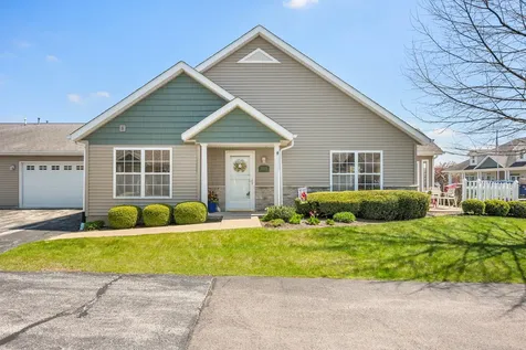 2105 Waterbury Lane W Sycamore IL 60178