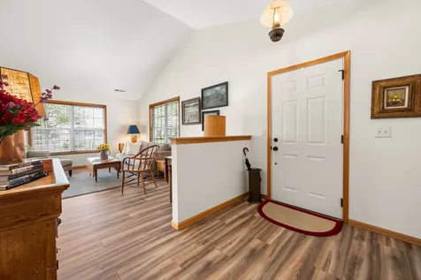 2105 Waterbury Lane W Sycamore IL 60178